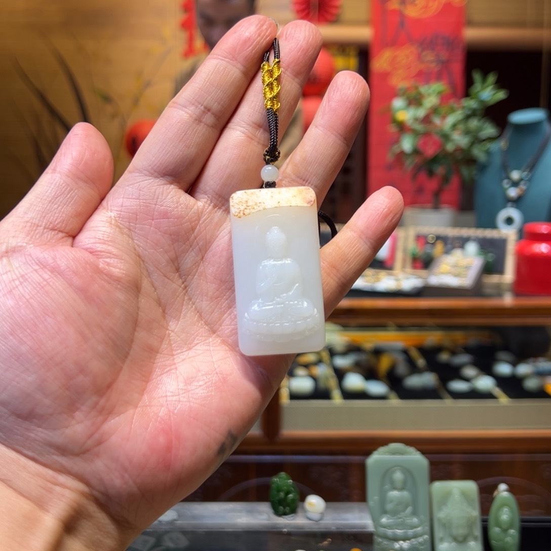 和田玉颈饰未镶嵌