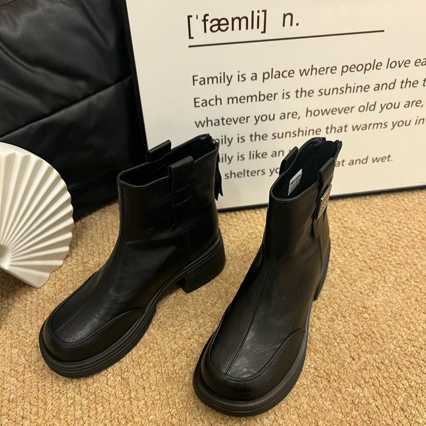 常规款短筒春秋秋冬女圆头马丁靴女靴冬季女鞋厚底