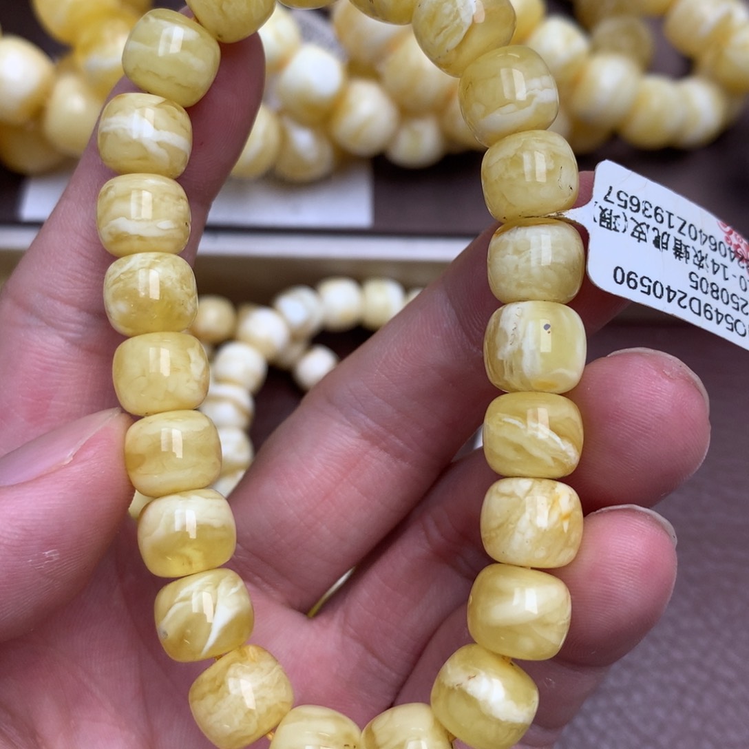 琥珀未镶嵌珠宝奇石20