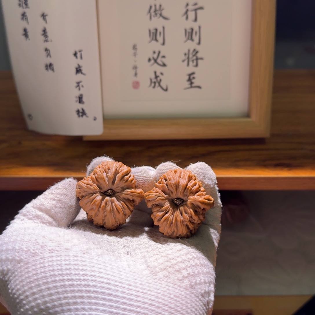 文玩核桃吊坠37拉丝凹底南疆石