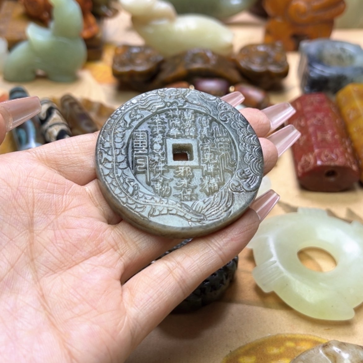 【闪购商品】蛇纹石玉颈饰未镶嵌