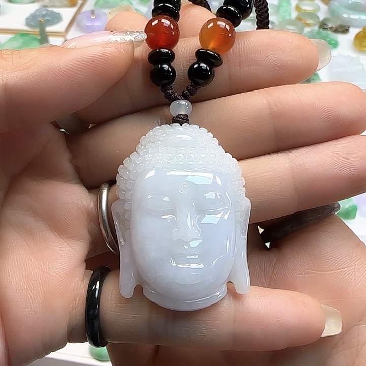 翡翠颈饰未镶嵌佛头