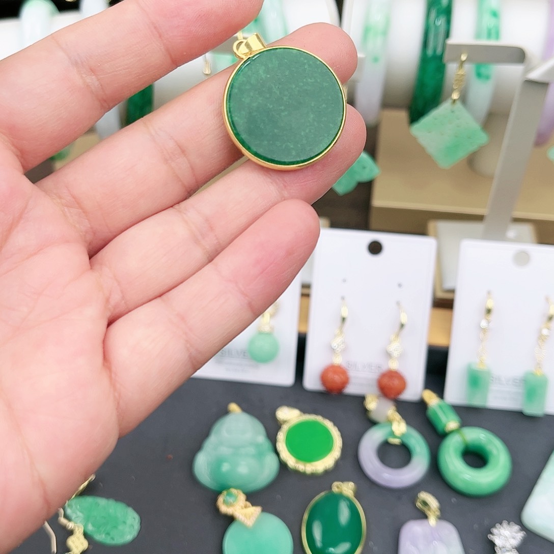 翡翠颈饰14K金镶嵌我