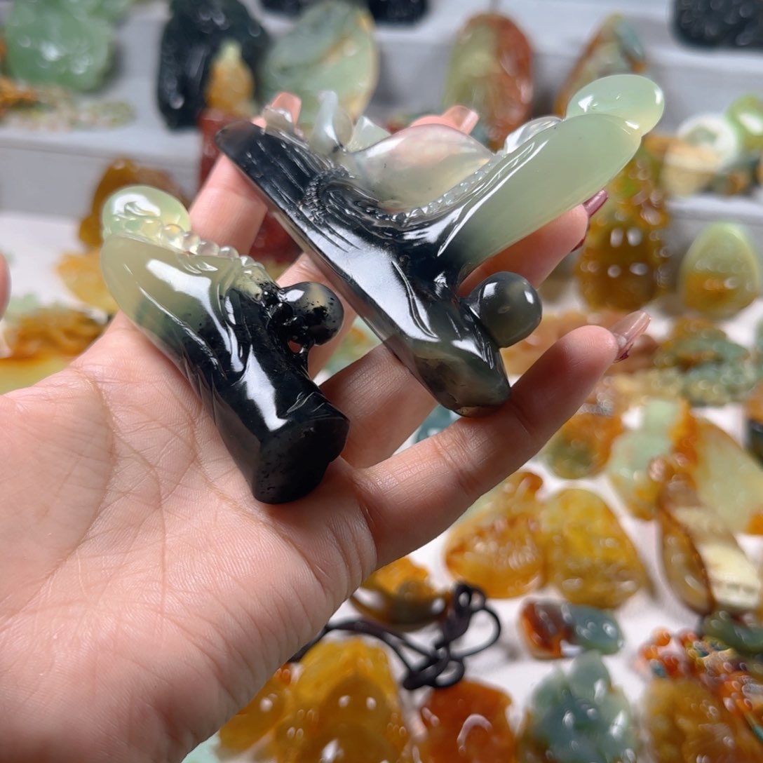 蛇纹石玉颈饰未镶嵌柠***乐