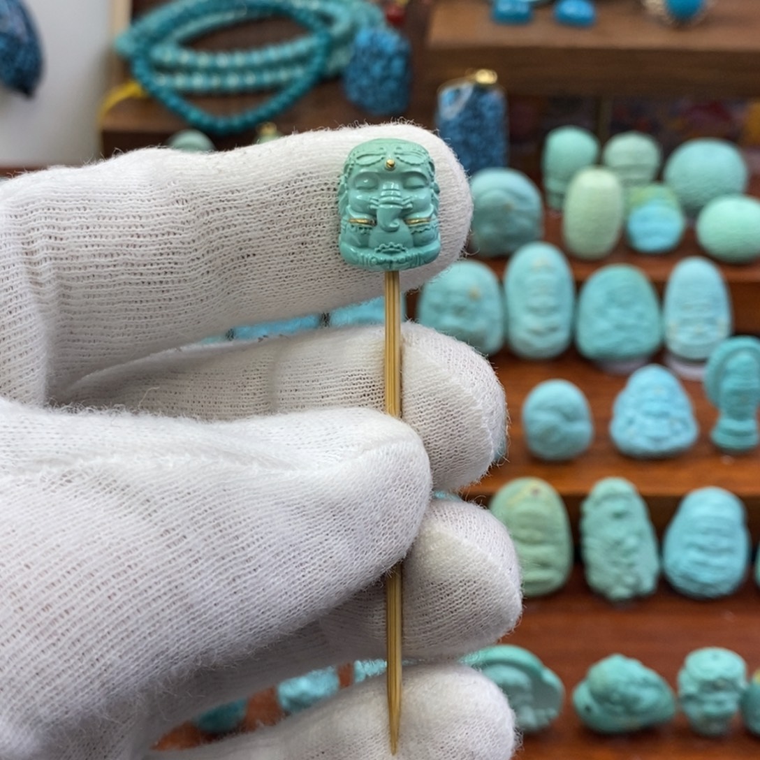 绿松石未镶嵌珠宝奇石