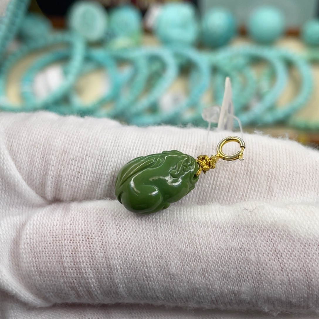 绿松石未镶嵌颈饰