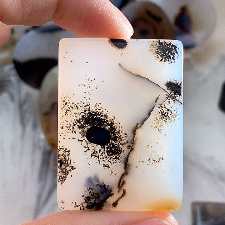 玛瑙/玉髓颈饰未镶嵌