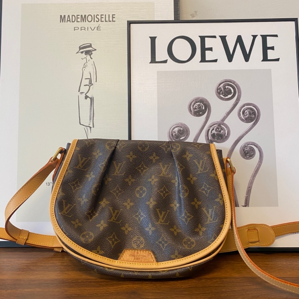 修复品LouisVuitton /路易威登老花南瓜翻盖斜挎包