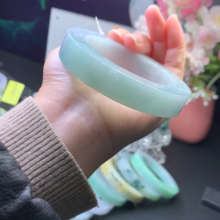 未镶嵌翡翠手镯定制翡翠