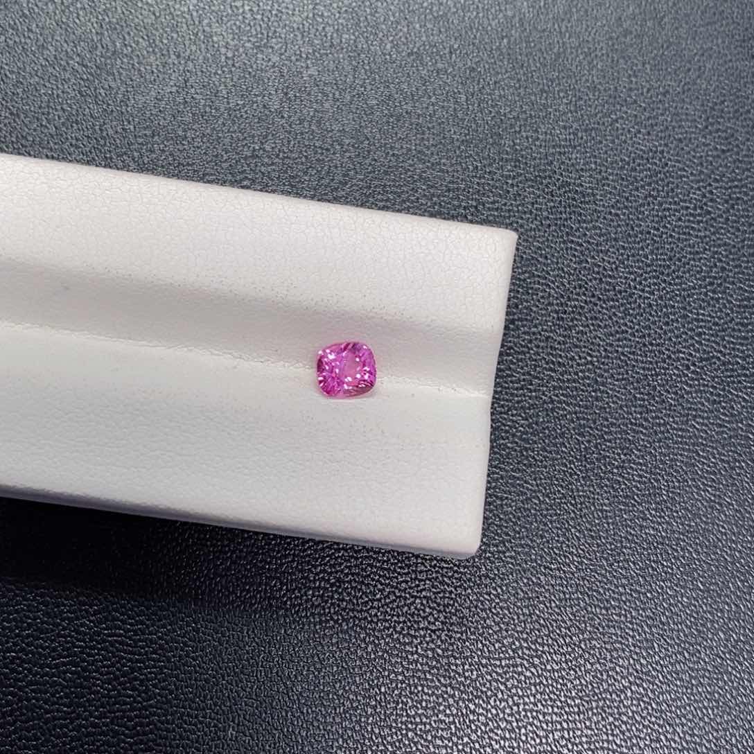 蓝宝石裸石未镶嵌1.04无烧