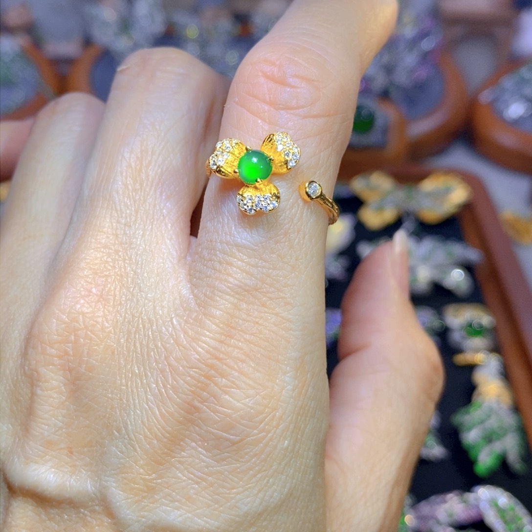 翡翠颈饰银S925镶嵌天然翡翠