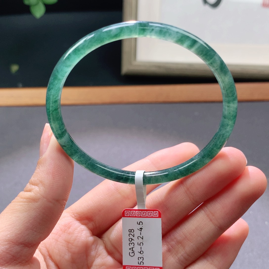 翡翠手镯未镶嵌天然翡翠手镯