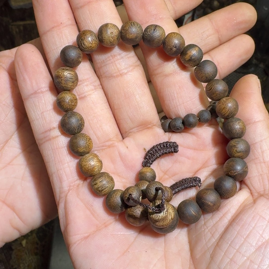 沉香木手串海南乌身老料0.87.5克
