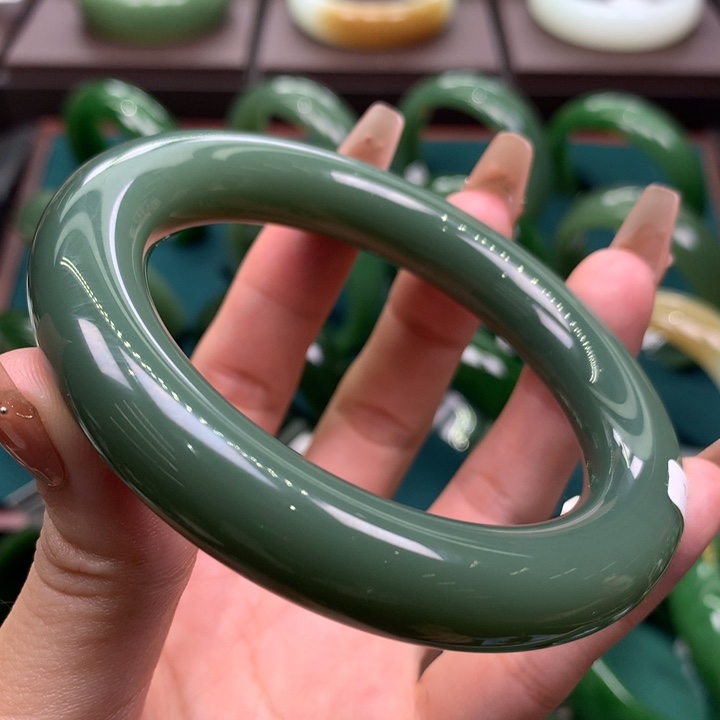 未镶嵌手镯和田玉（碧玉）5858