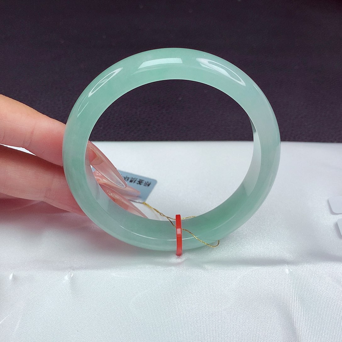 翡翠手镯未镶嵌56圈249