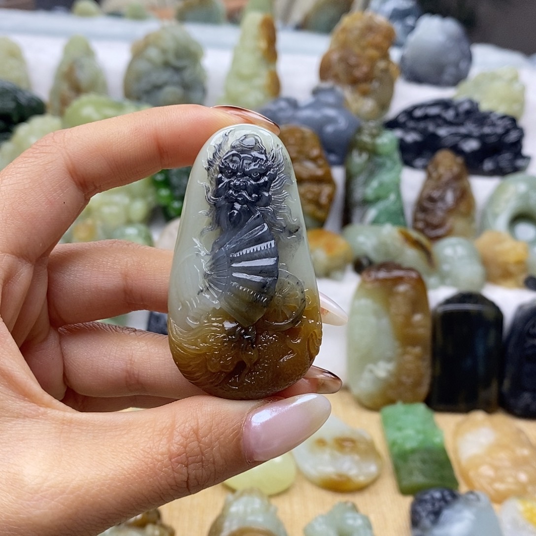 和田玉未镶嵌颈饰