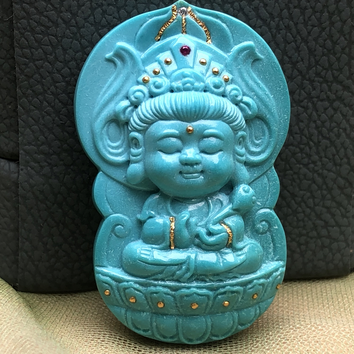 天然原矿绿松石精工雕刻宝宝佛吊坠尺寸：宽23高36.7厚10