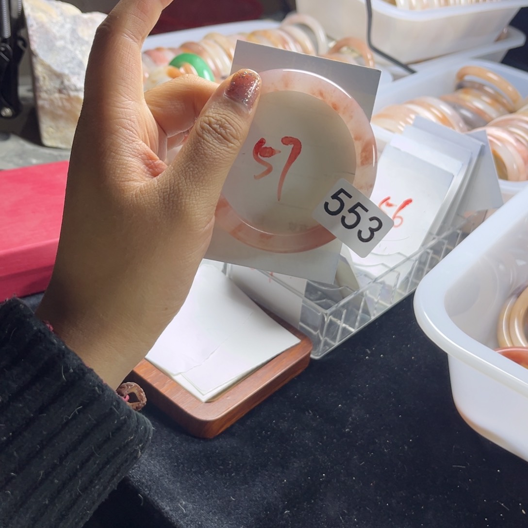 石英质玉手镯未镶嵌