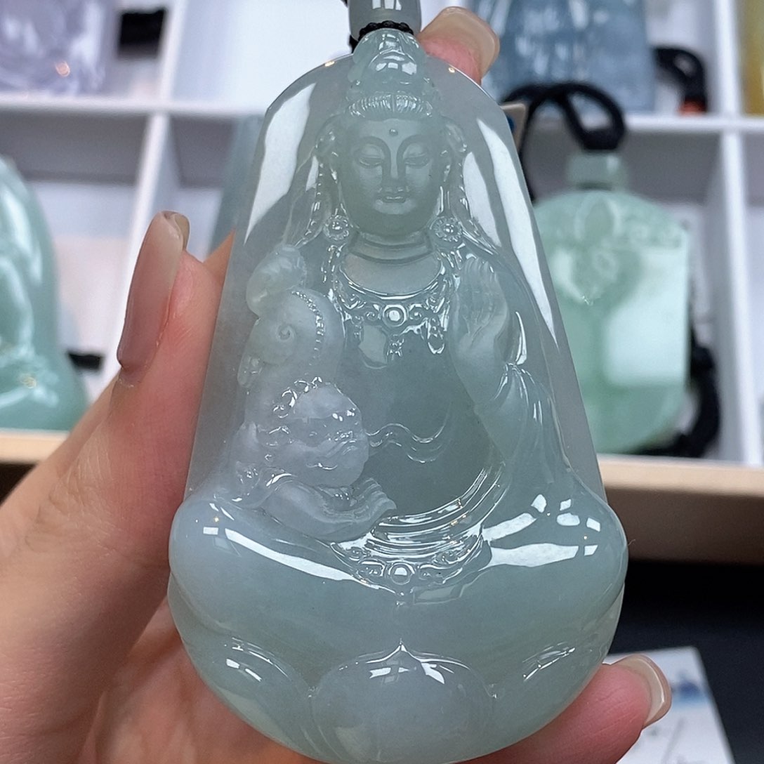 翡翠颈饰未镶嵌?****巴翡翠