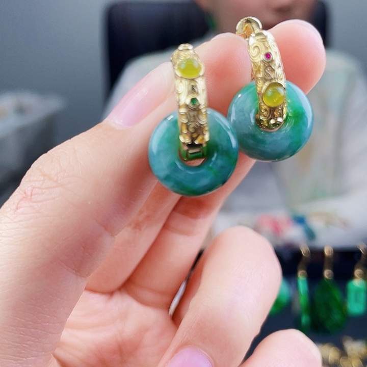 翡翠耳饰未镶嵌饰品