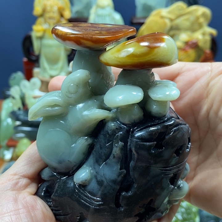 未镶嵌蛇纹石玉手把件华**哥