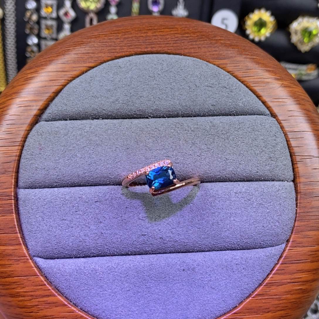 托帕石戒指银S925镶嵌