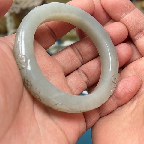 和田玉手镯未镶嵌