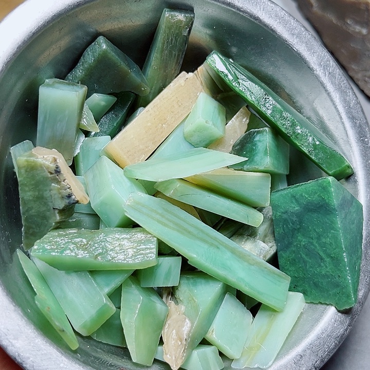 和田玉未镶嵌珠宝奇石