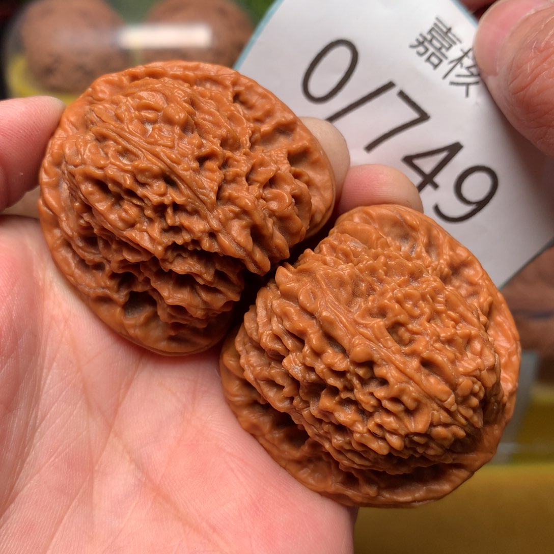 文玩核桃把件红皮南疆石41