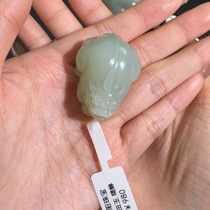 爱***新和田玉未镶嵌颈饰