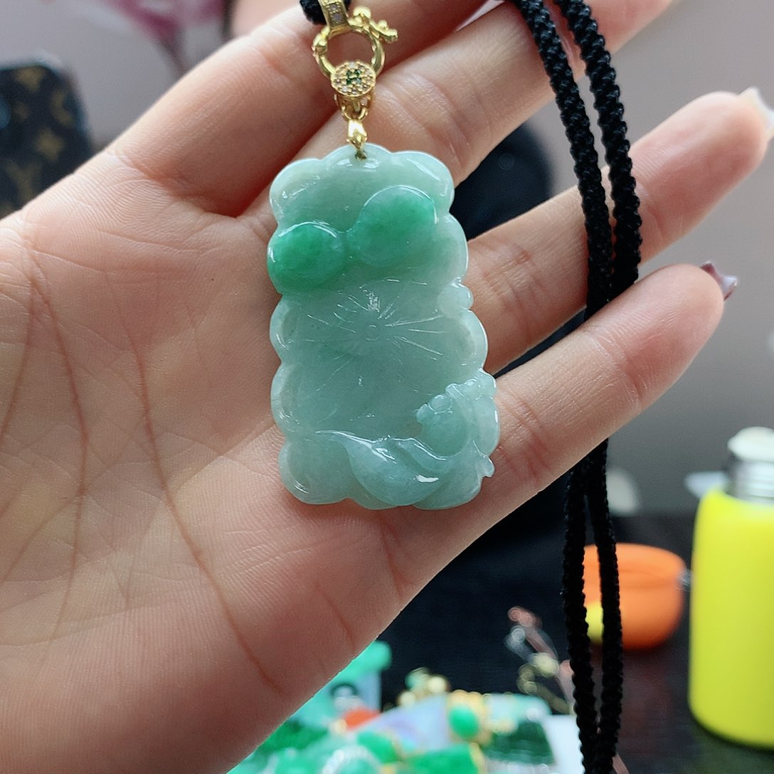 【闪购商品】翡翠吊坠(赠链)合金