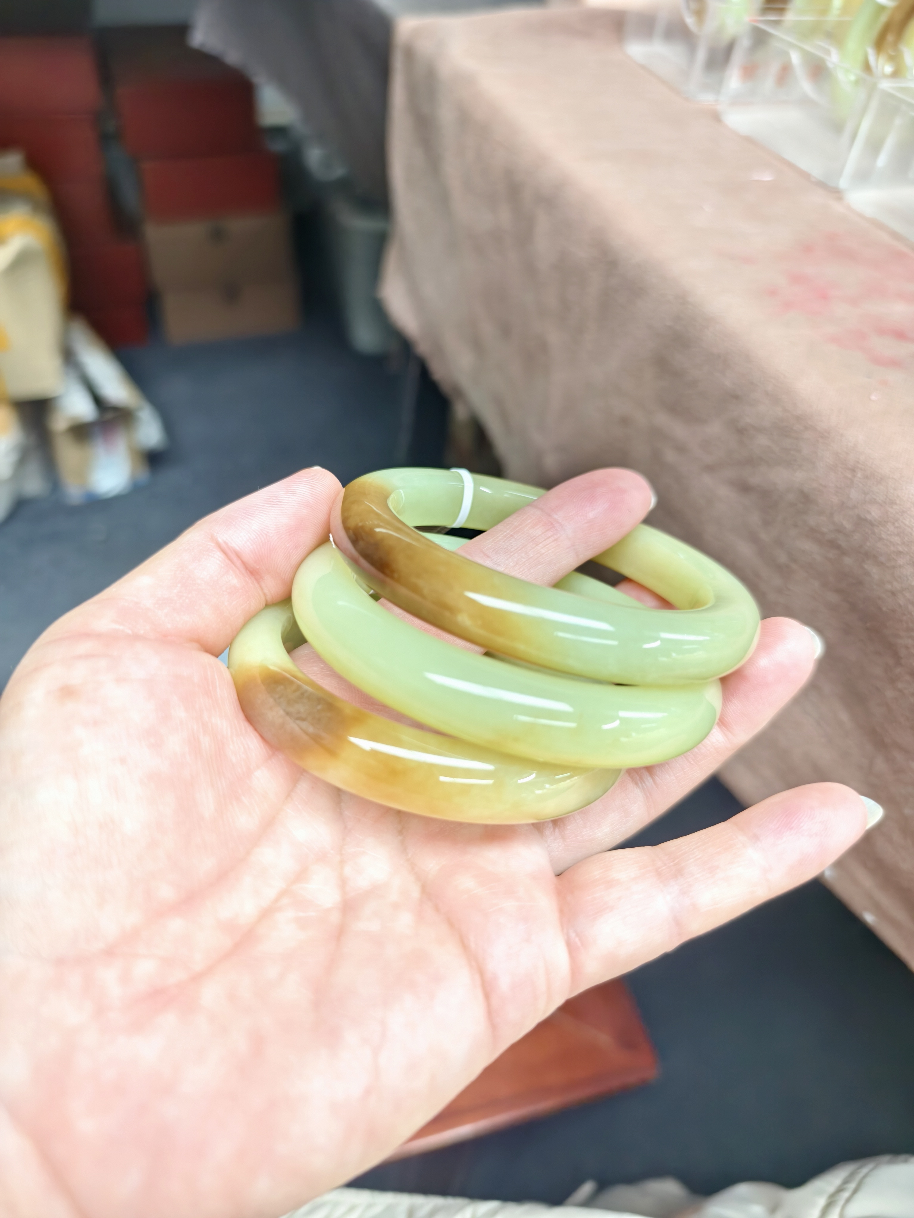 青姐新疆料和田玉若羌黄口料若羌鸡油黄手镯多样性发货拍一发一