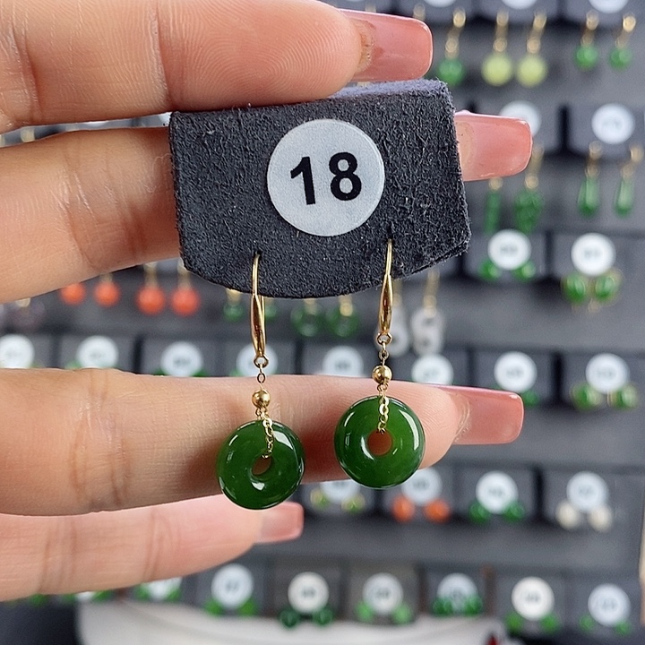 和田玉18K金镶嵌耳饰