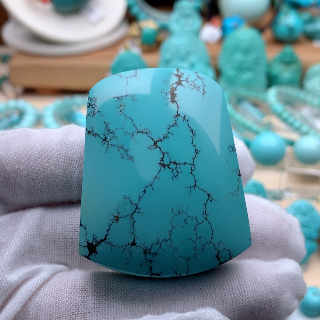 绿松石颈饰未镶嵌