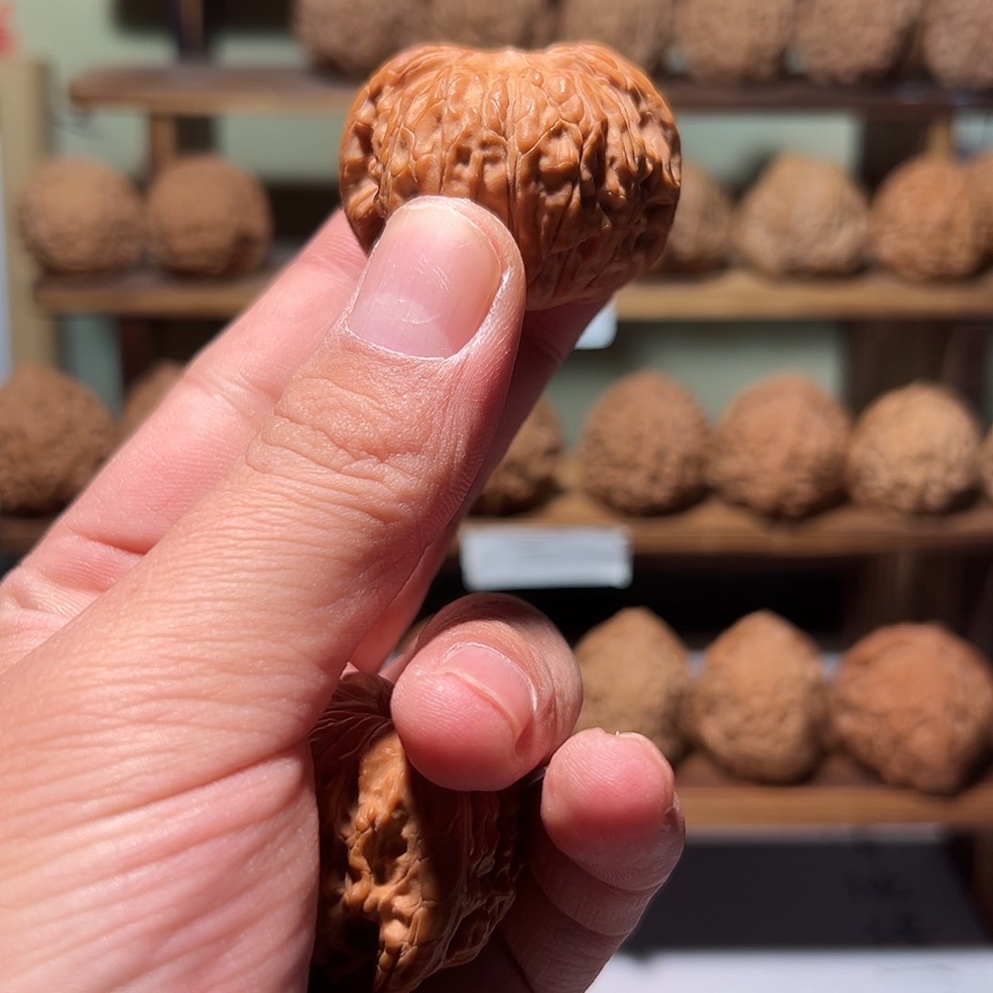 邮*文玩核桃，蝴蝶磨