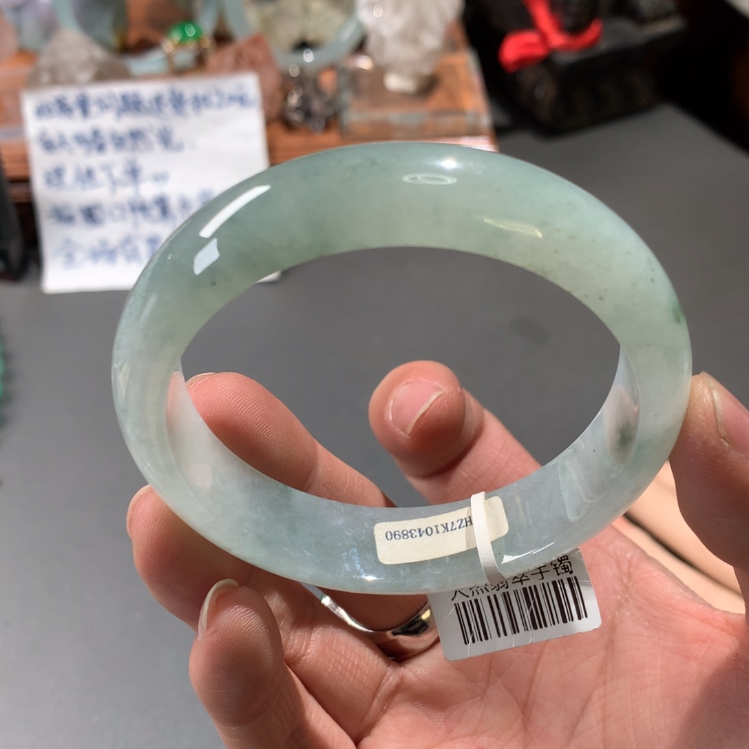 翡翠手镯未镶嵌58圈口