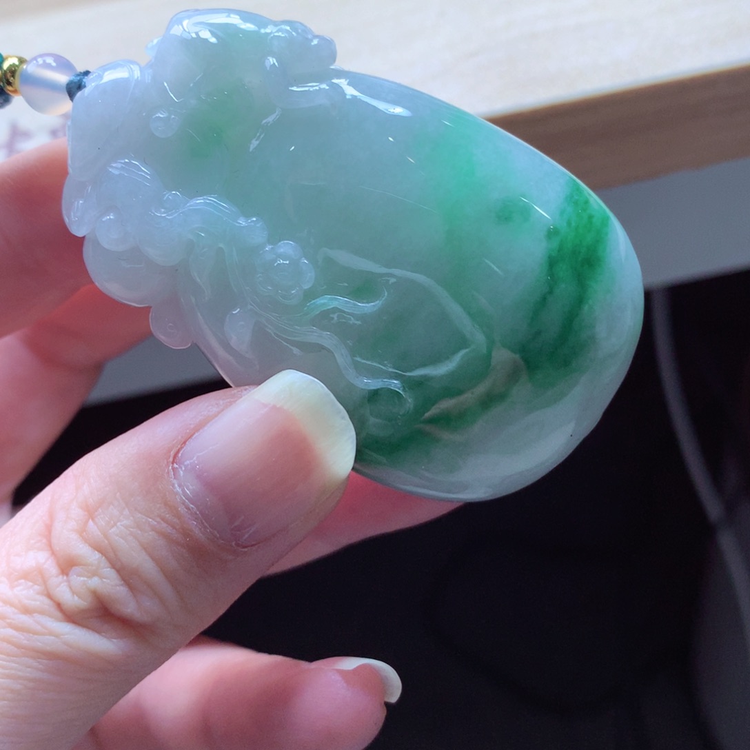 翡翠颈饰未镶嵌吊坠