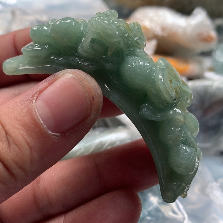 翡翠未镶嵌颈饰保真天然a货翡翠