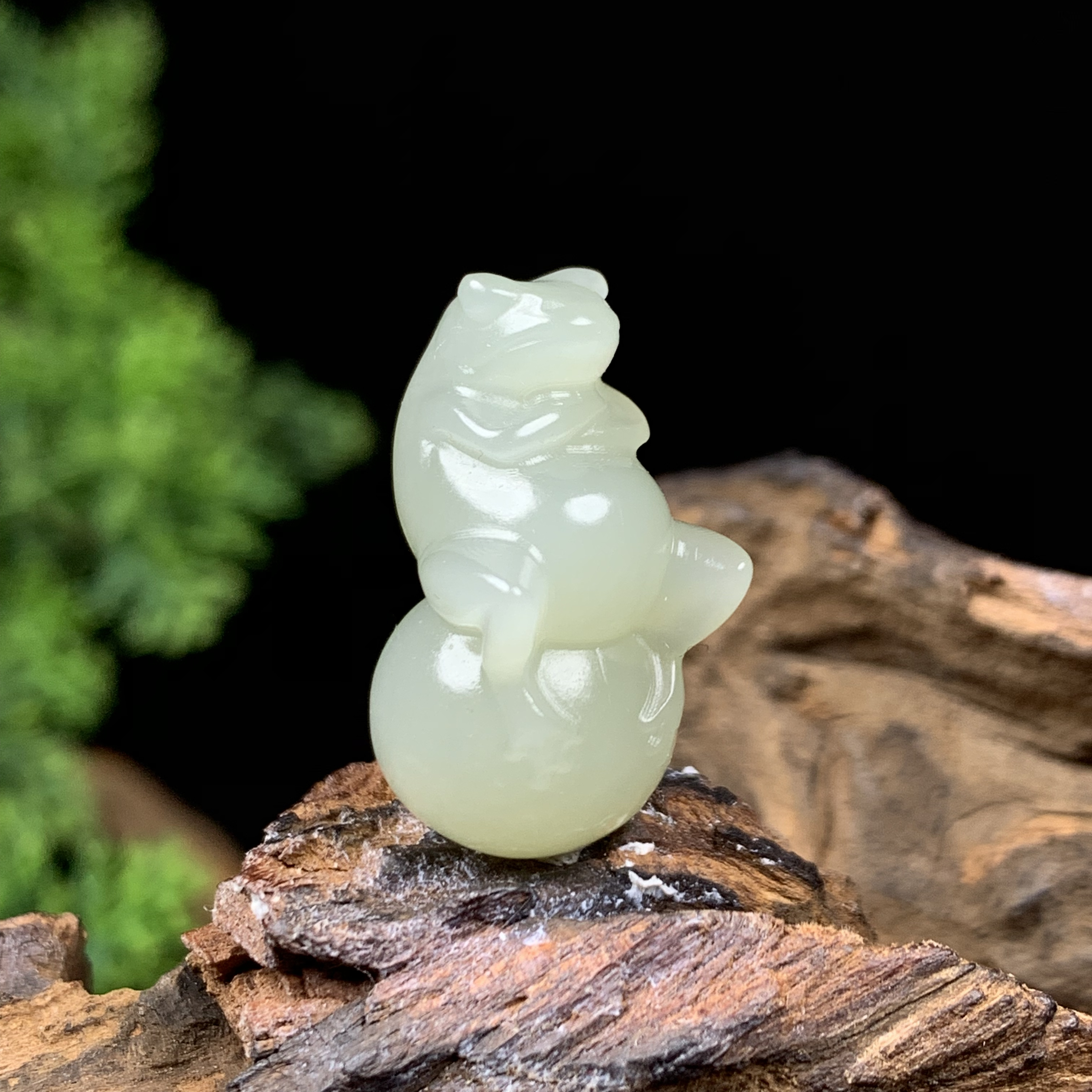 天然新疆和田玉顶呱呱吊坠尺寸25*14重量7克