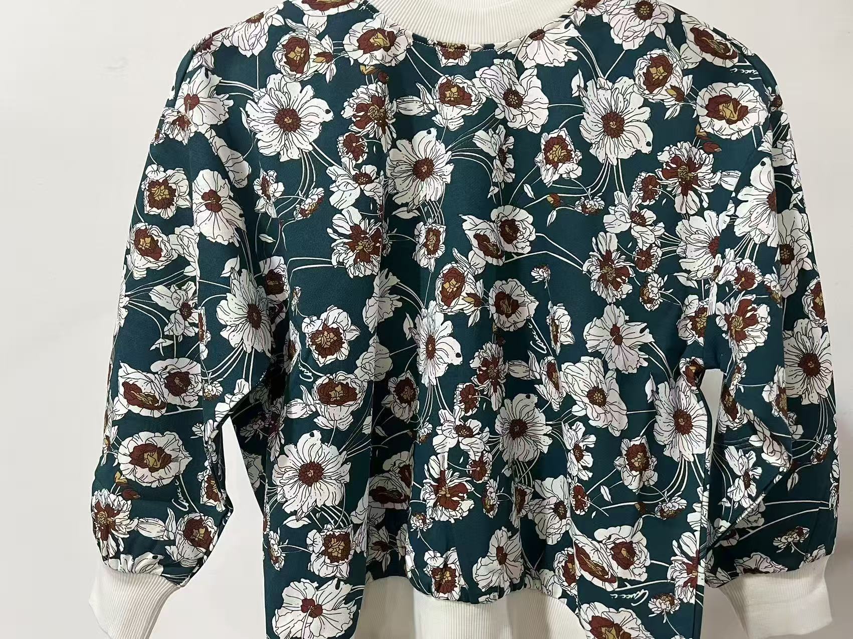 儿童长袖花卫衣（扣号）