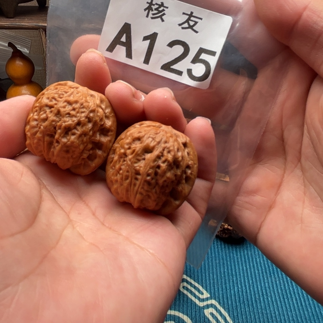 吊坠文玩核桃血麒麟