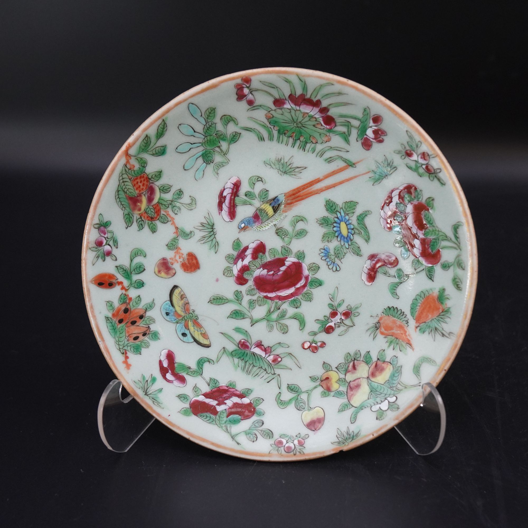 Lot.25110465清中期豆青釉加彩花鸟纹盘 直径：约18.2cm