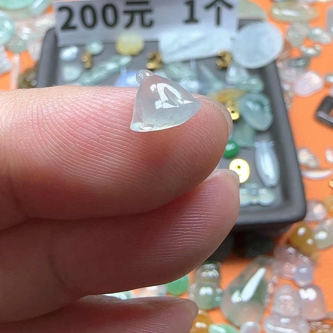 定制翡翠未镶嵌翡翠