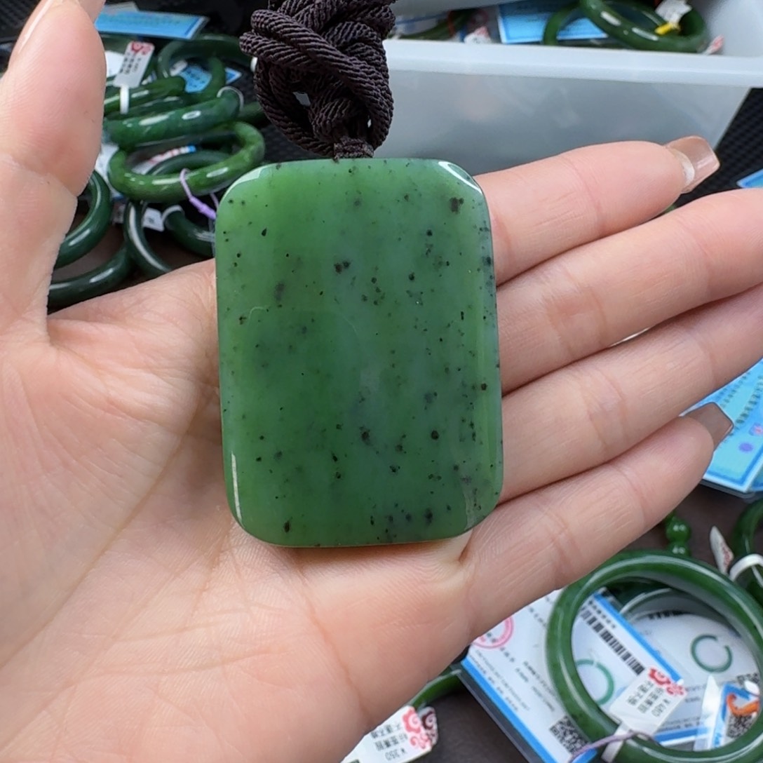 和田玉（碧玉）颈饰未镶嵌
