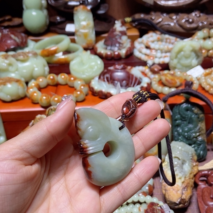 岫岩河磨玉（透闪石质玉）挂件未镶嵌