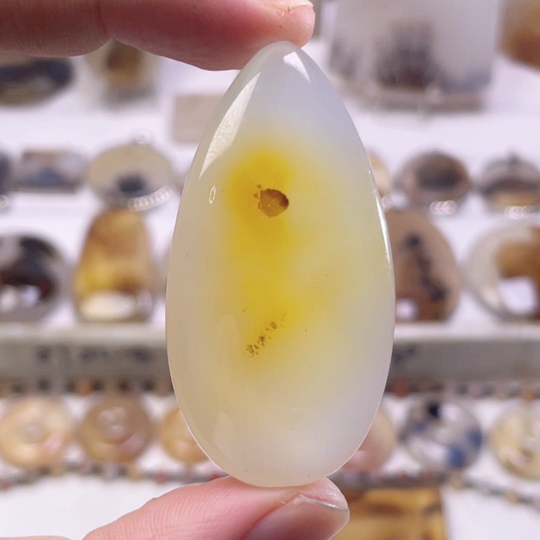 玛瑙/玉髓未镶嵌珠宝奇石