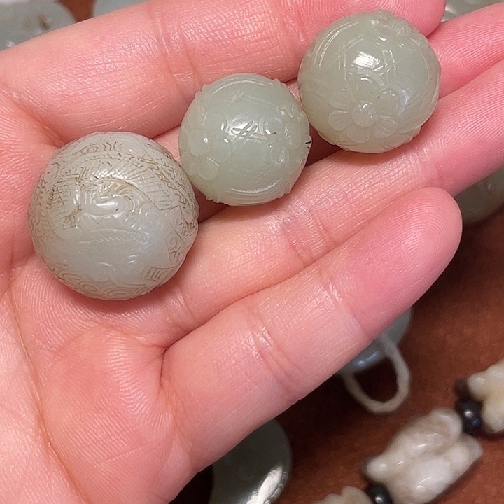 叶***枫和田玉未镶嵌车挂