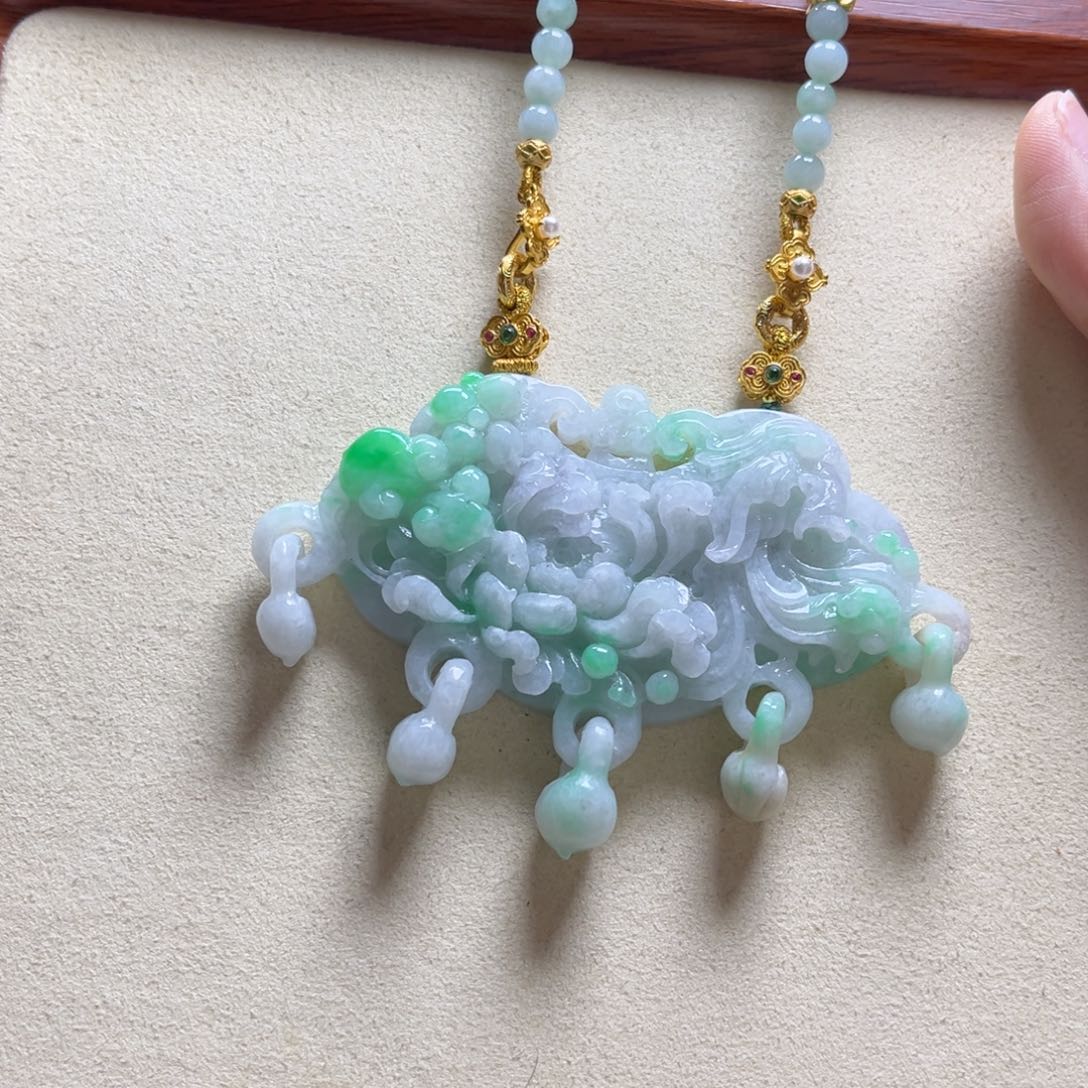 翡翠颈饰未镶嵌天然