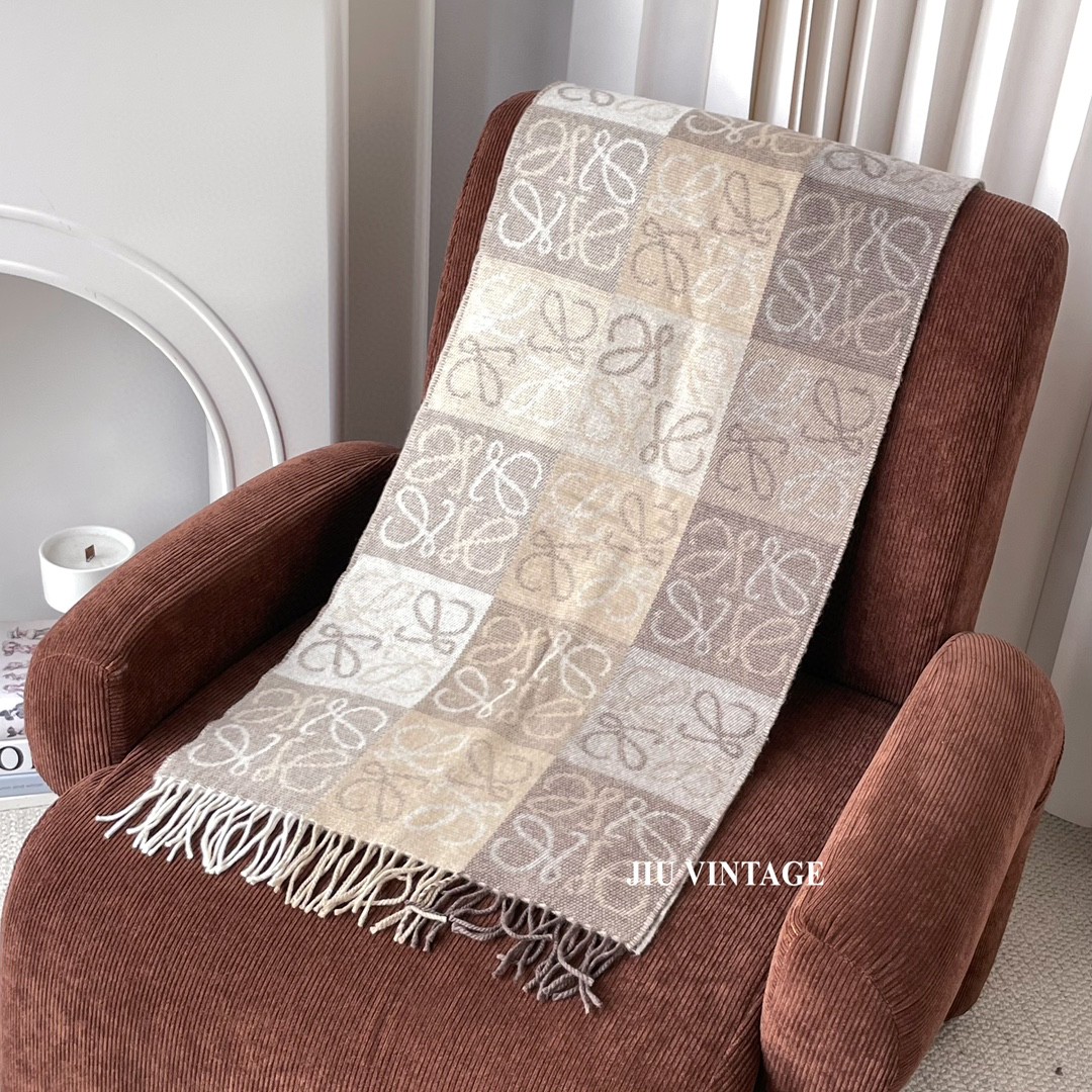 99新 LOEWE/罗意威 绒围巾180*40闲置中溯吊牌BJM2-7318