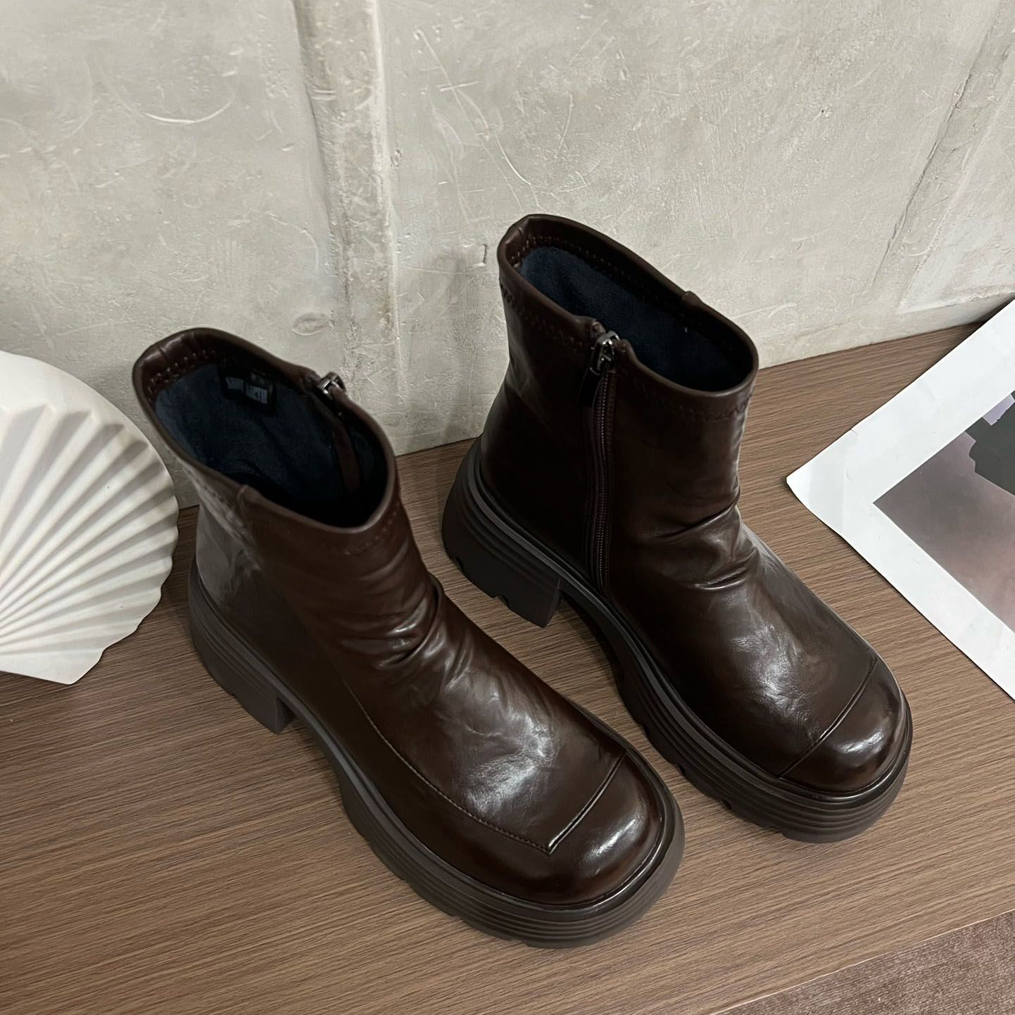 增高秋冬女短筒马丁靴加绒瘦瘦靴圆头冬季粗跟皮靴